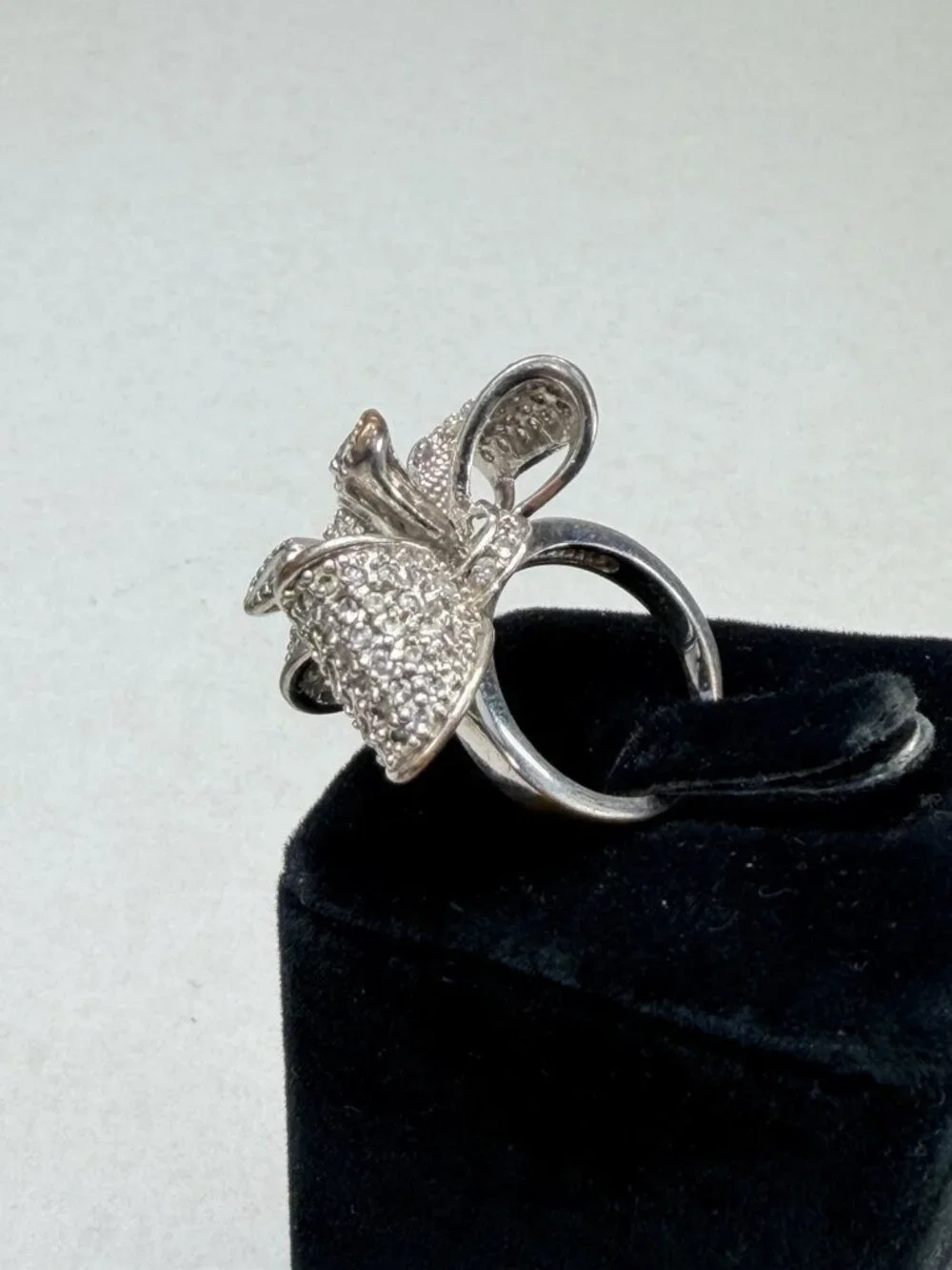 Vintage Oversized Pavé Bow Cocktail Ring Statement Glam Runway Jewelry Glam 8 - Picture 6 of 9